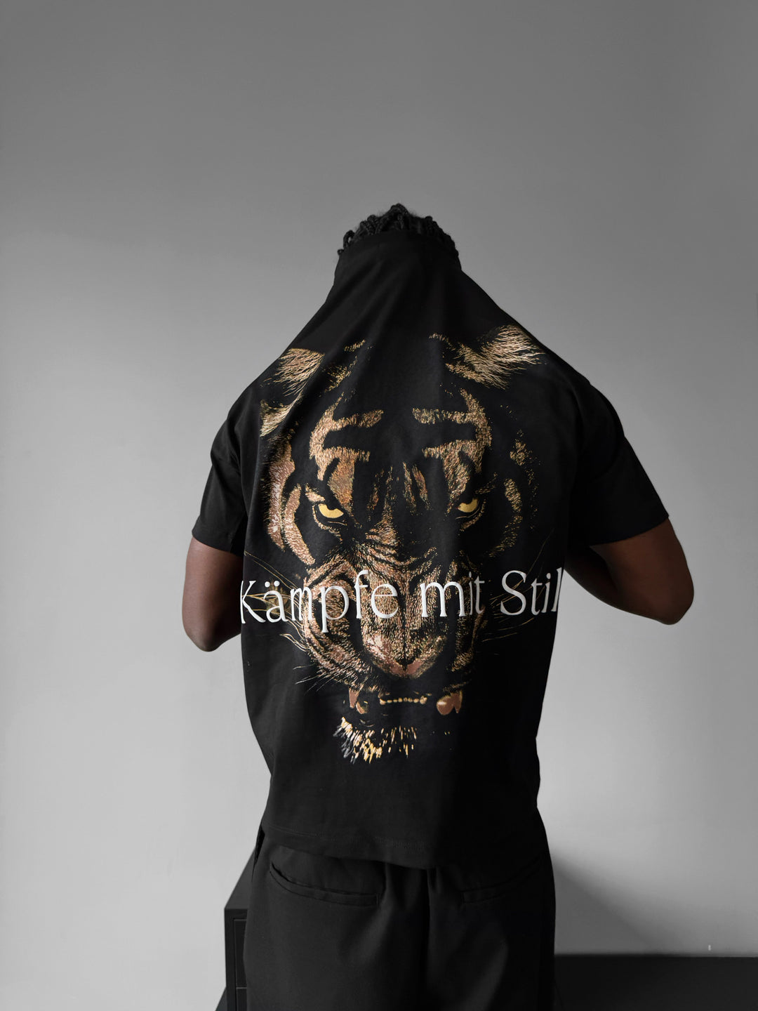 Oversize "Kämpfe mit Stil" T-Shirt - Black