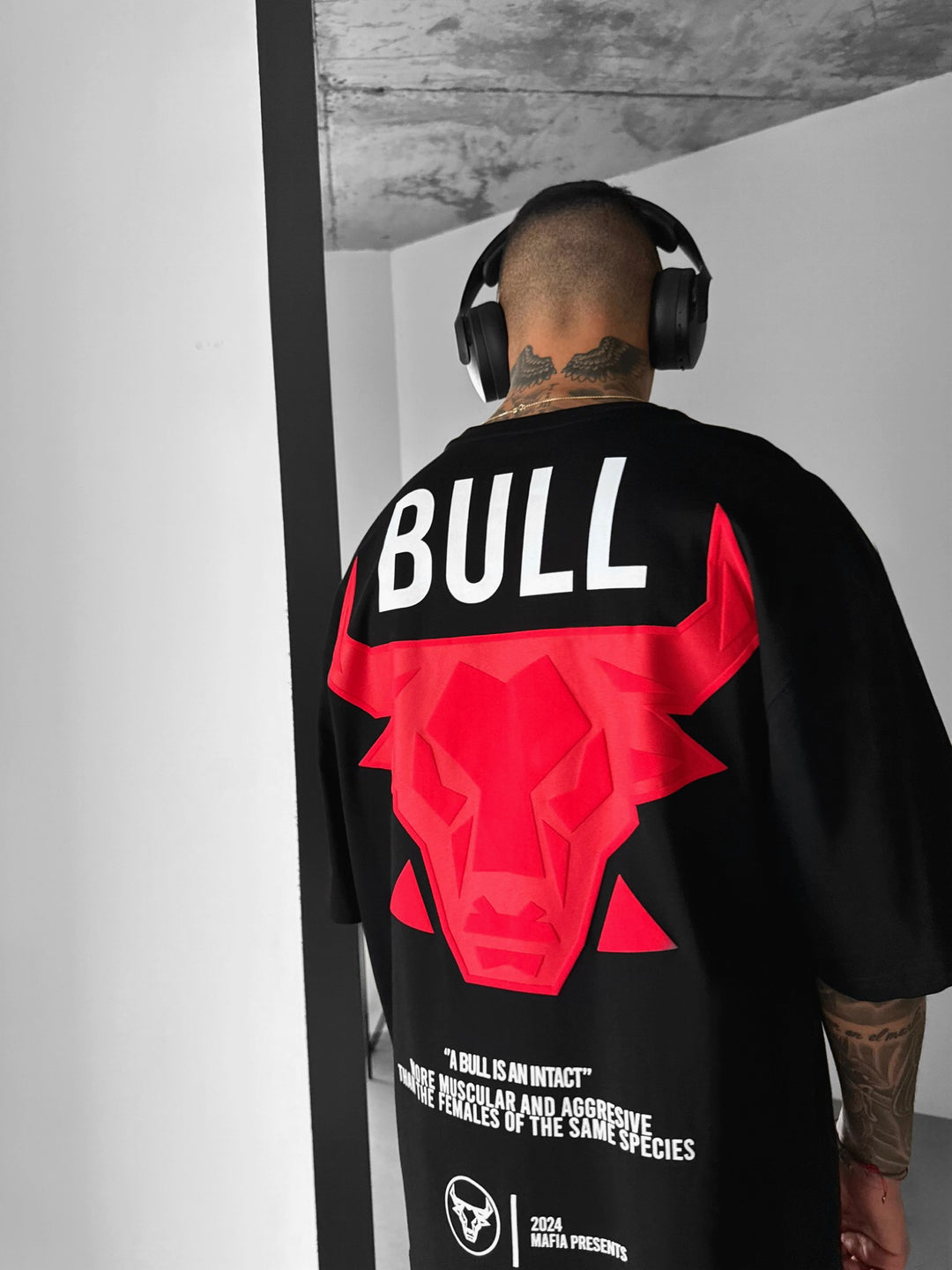 Oversize Bull T-shirt - Black and Red