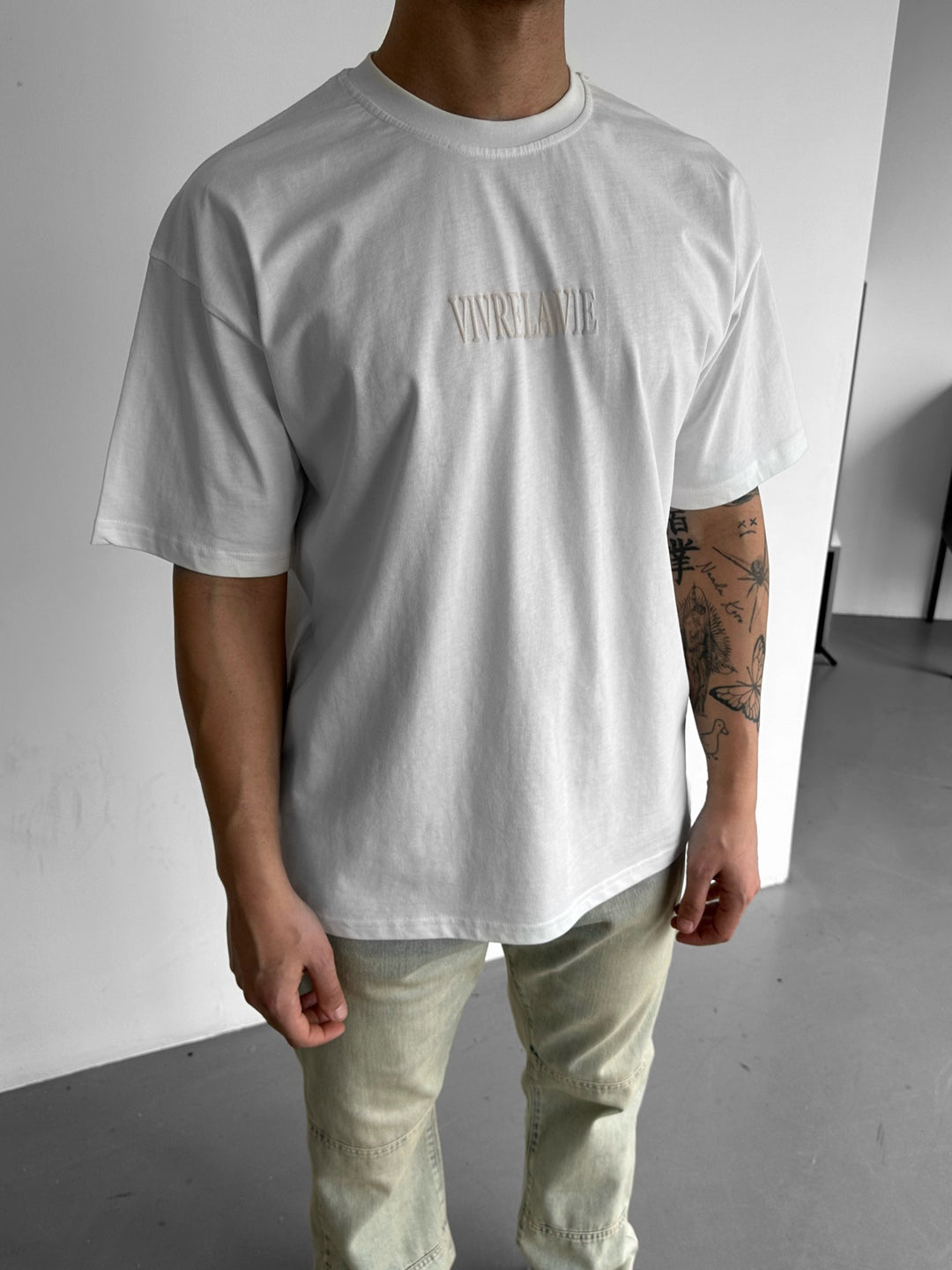 Oversize 'Vivre la Vie' T-Shirt - Ecru