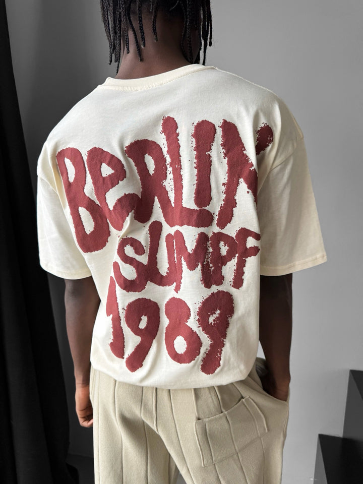 Oversize 'Berlin Sumpf' T-Shirt - Antique White and Red