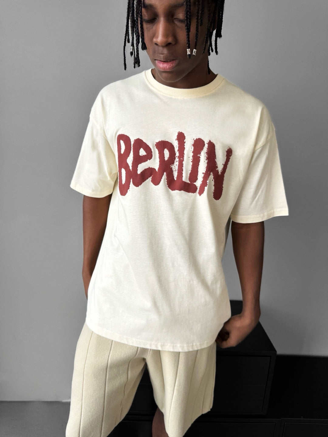 Oversize 'Berlin Sumpf' T-Shirt - Antique White and Red