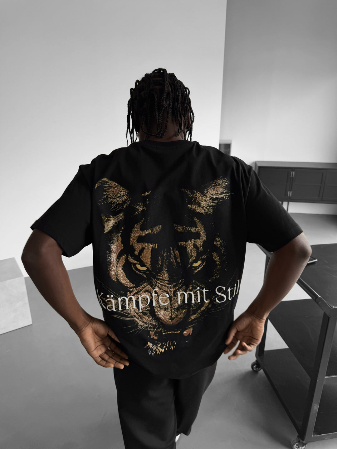 Oversize "Kämpfe mit Stil" T-Shirt - Black