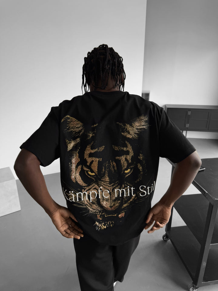 Oversize "Kämpfe mit Stil" T-Shirt - Black