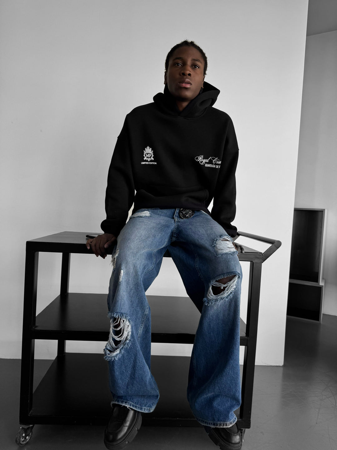 Oversize 'Royal Essence' Hoodie - Black