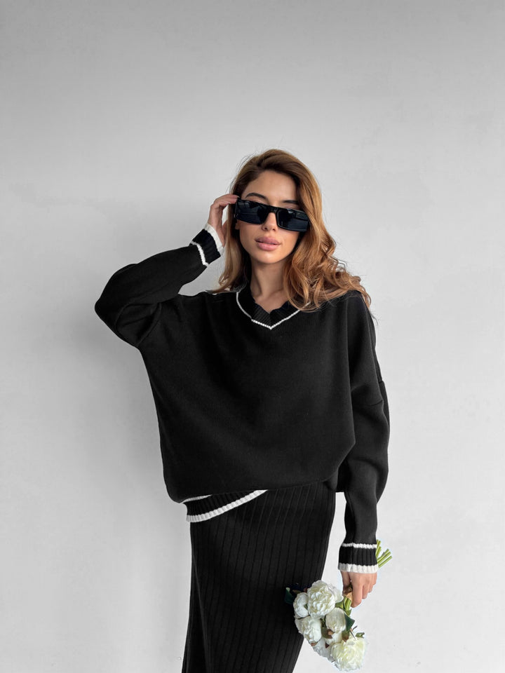 V Neck Knit Pullover - Black
