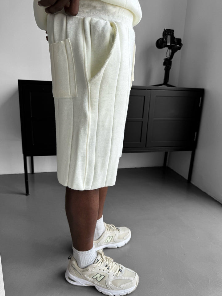 Loose Fit Line Knit Shorts - Ecru