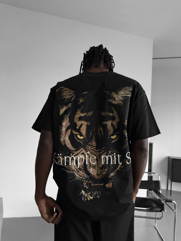 Oversize "Kämpfe mit Stil" T-Shirt - Black