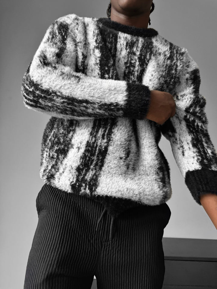 Oversize Brushstroke Effect Knit Pullover - Black