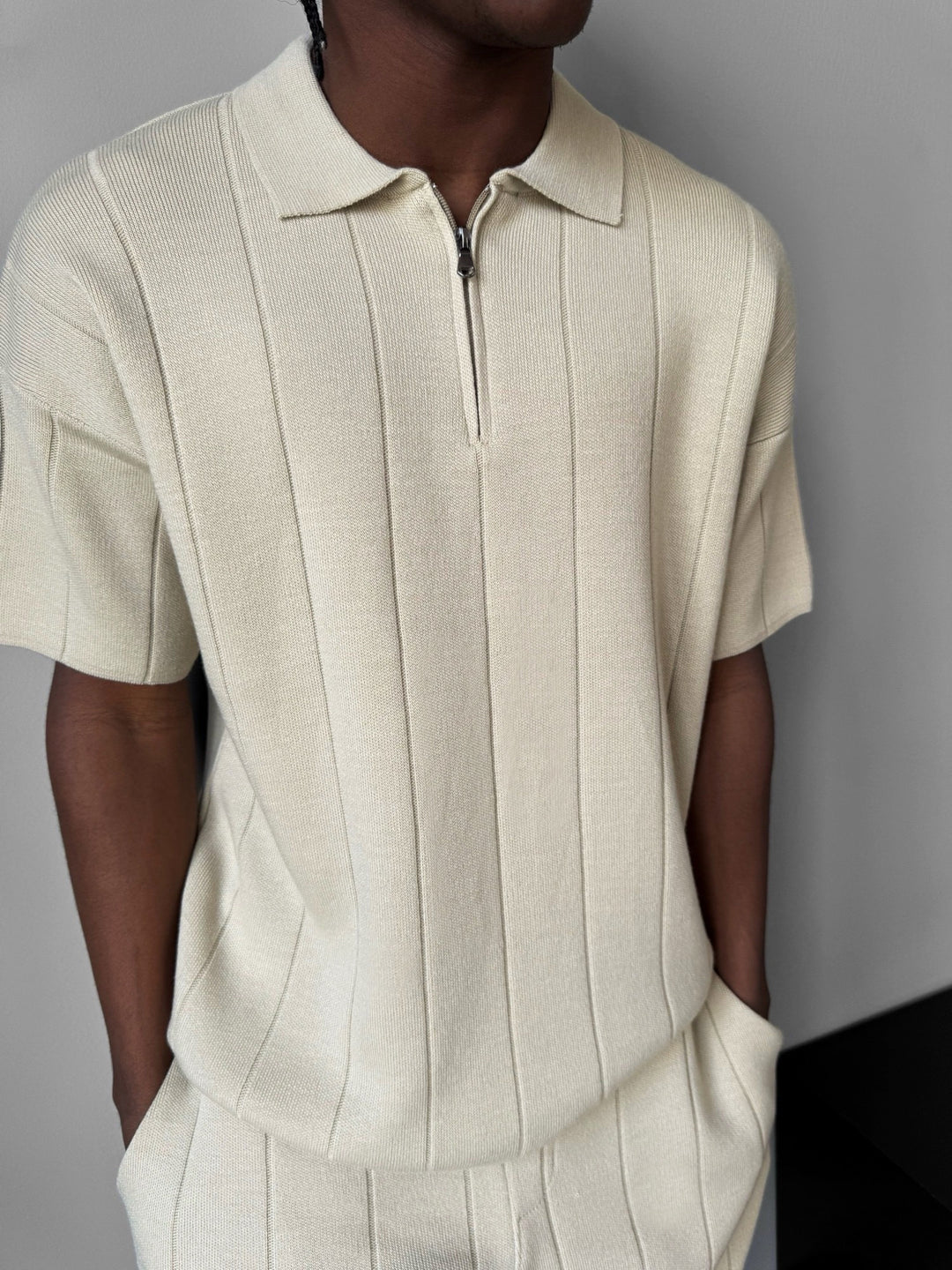 Loose Fit Line Collar Knit T-Shirt - Cremé