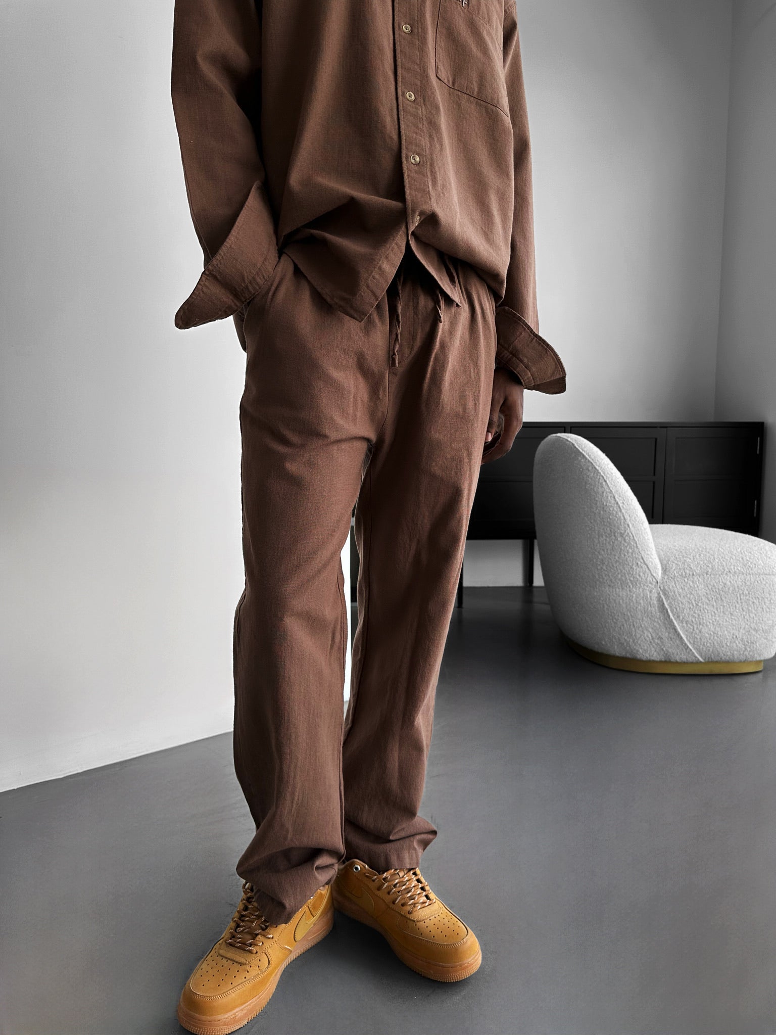 DB8305B1-4308-46F3-8321-