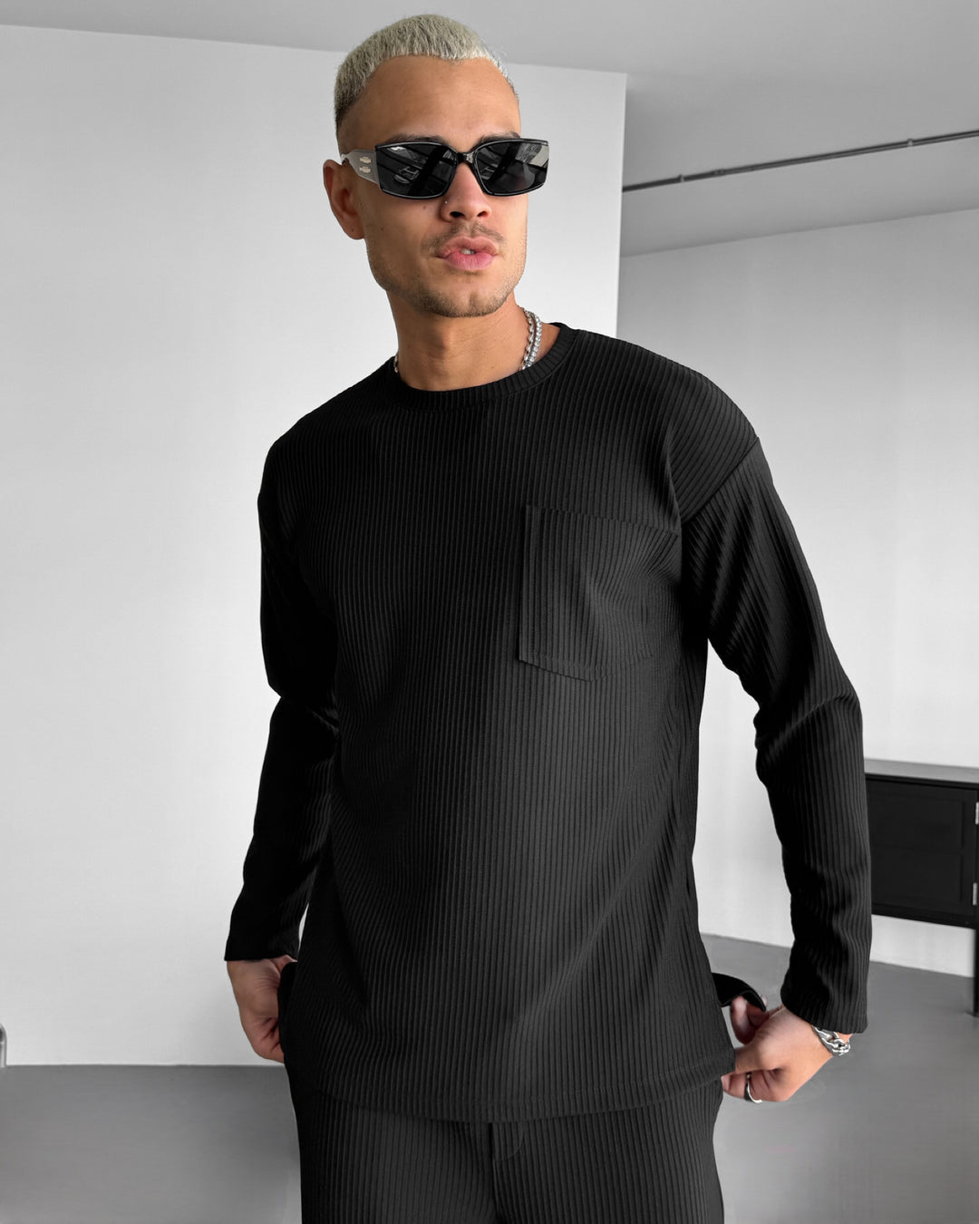 Loose Fit Striped Pocket Sweatshirt - Black