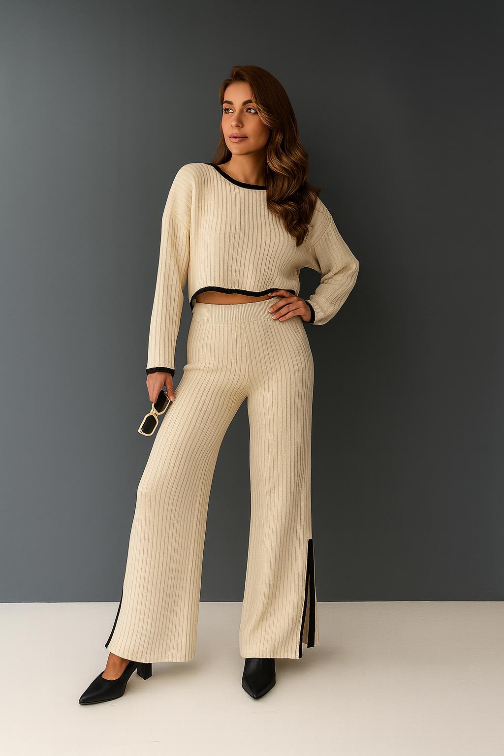 Short Details Knit Pullover - Beige