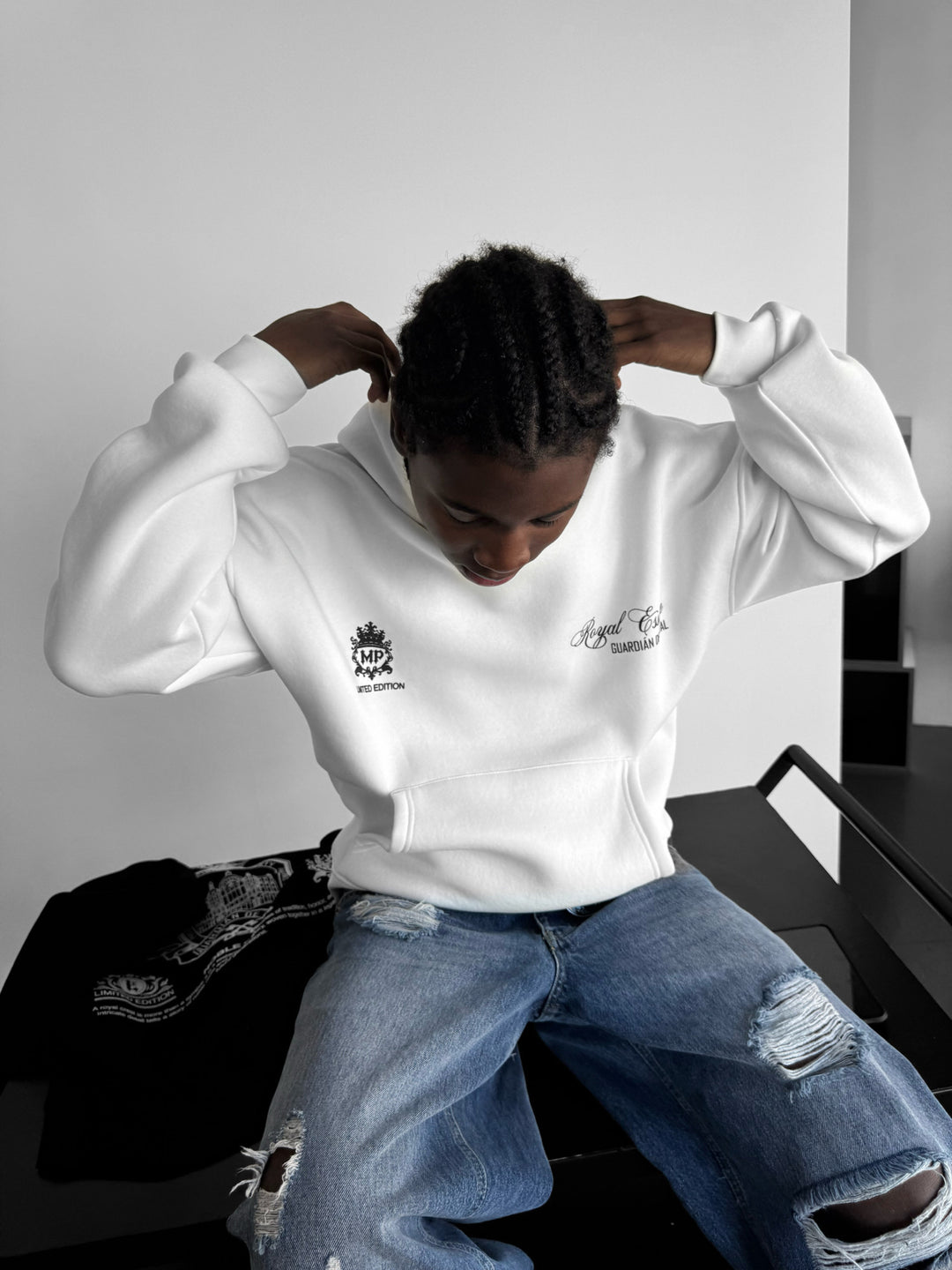 Oversize 'Royal Essence' Hoodie - White