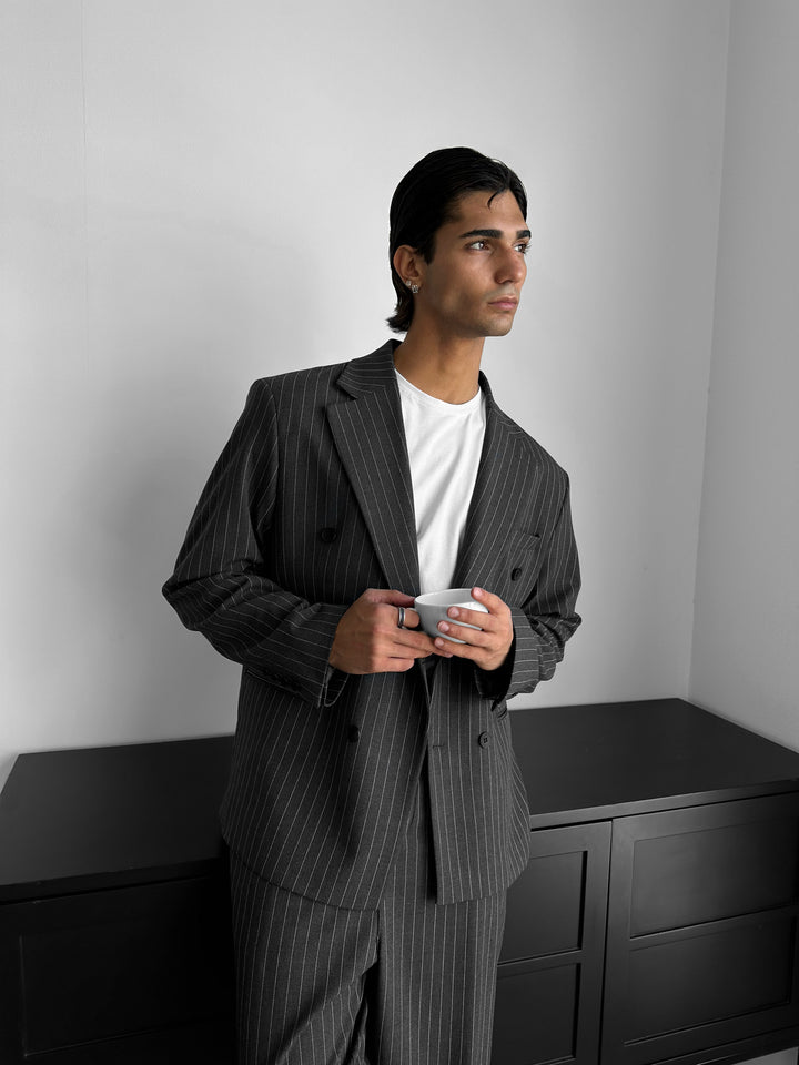 Oversize Pinstripe Double-Breasted Suit - Black