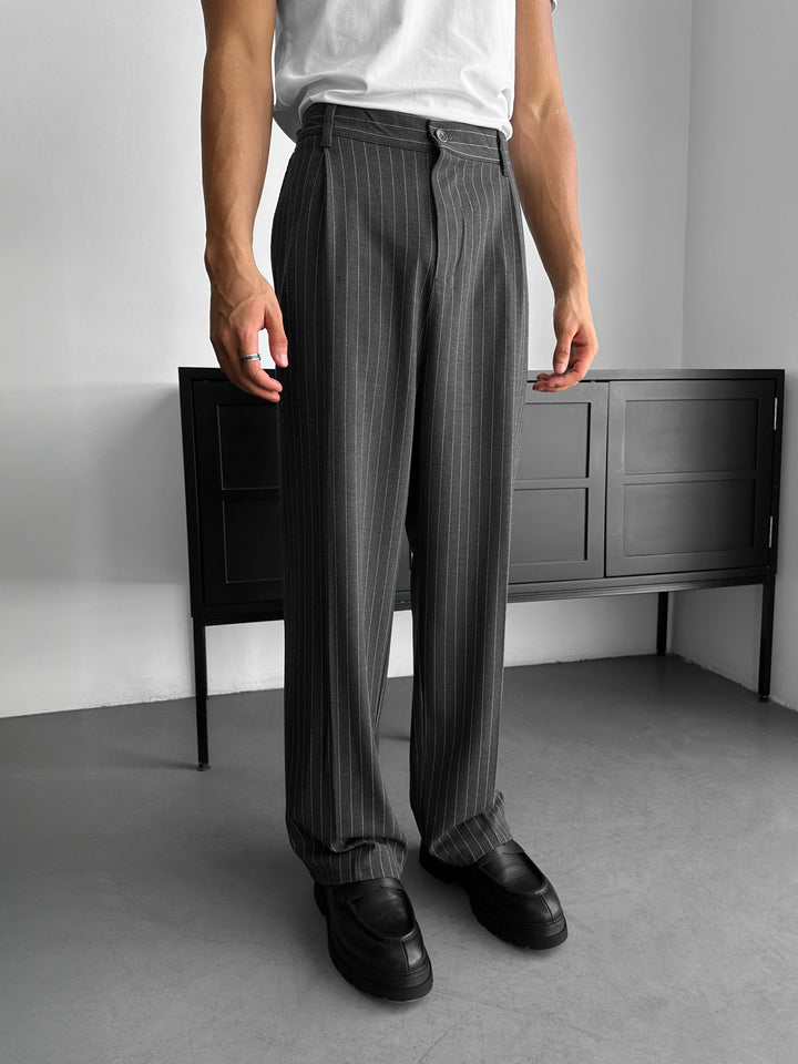 Oversize Pinstripe Double-Breasted Suit - Black