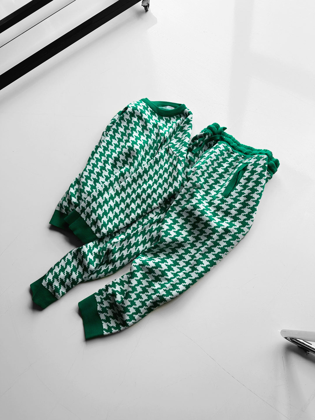 Loose Fit Houndstooth Jogger - Green