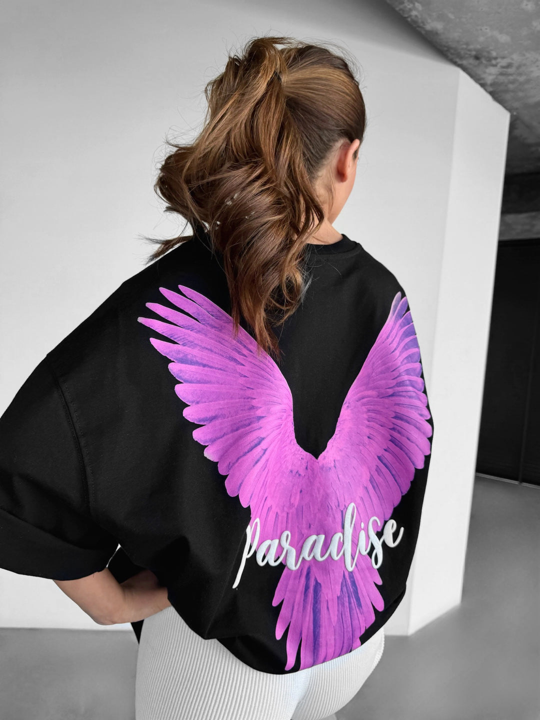 Oversize Parrot Paradise T-shirt - Black and Pink