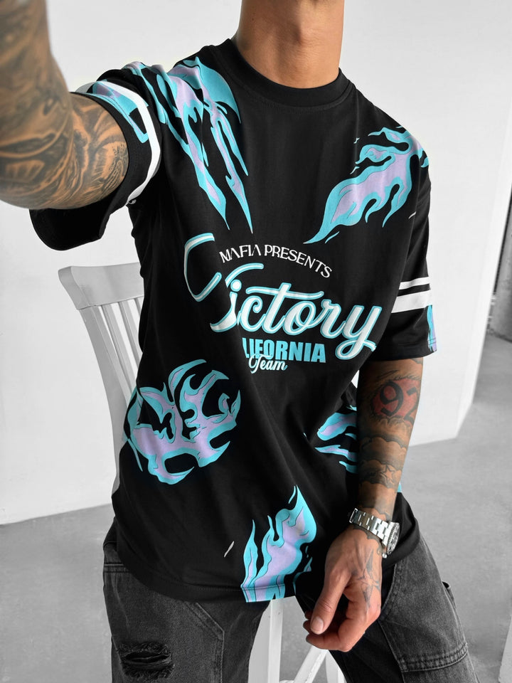 Oversize Victory T-shirt - Black and Blue