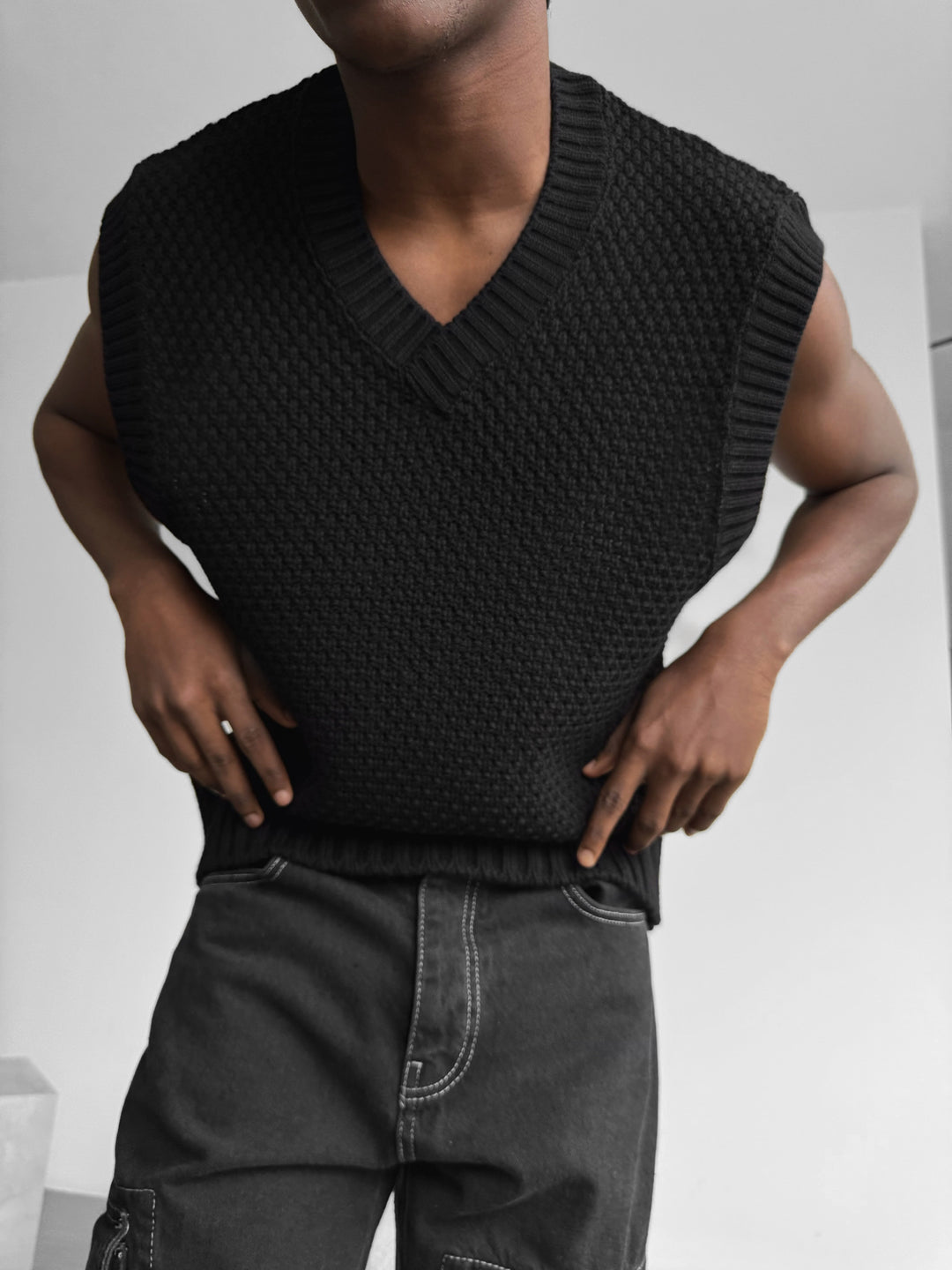 Loose Fit Knotted V Neck Pullunder - Black