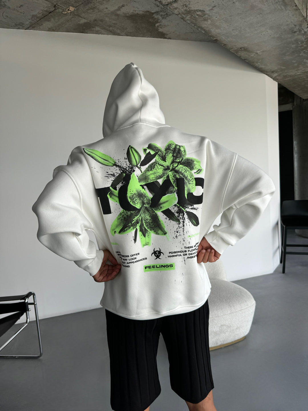 Oversize Toxic Hoodie - White