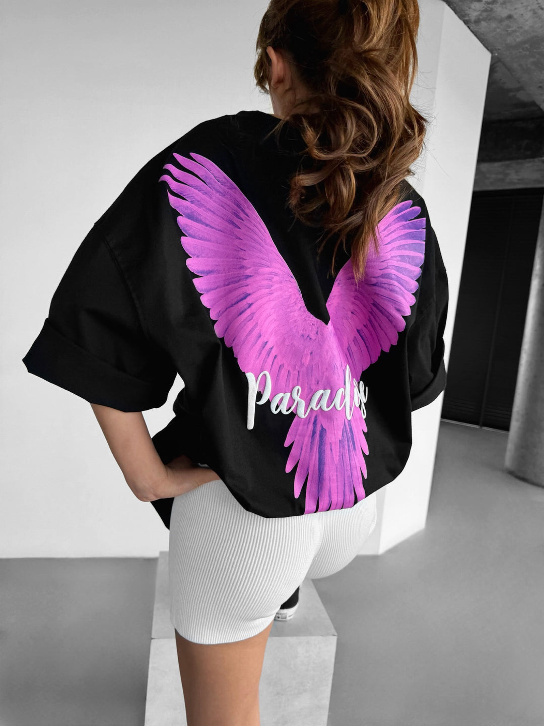 Oversize Parrot Paradise T-shirt - Black and Pink