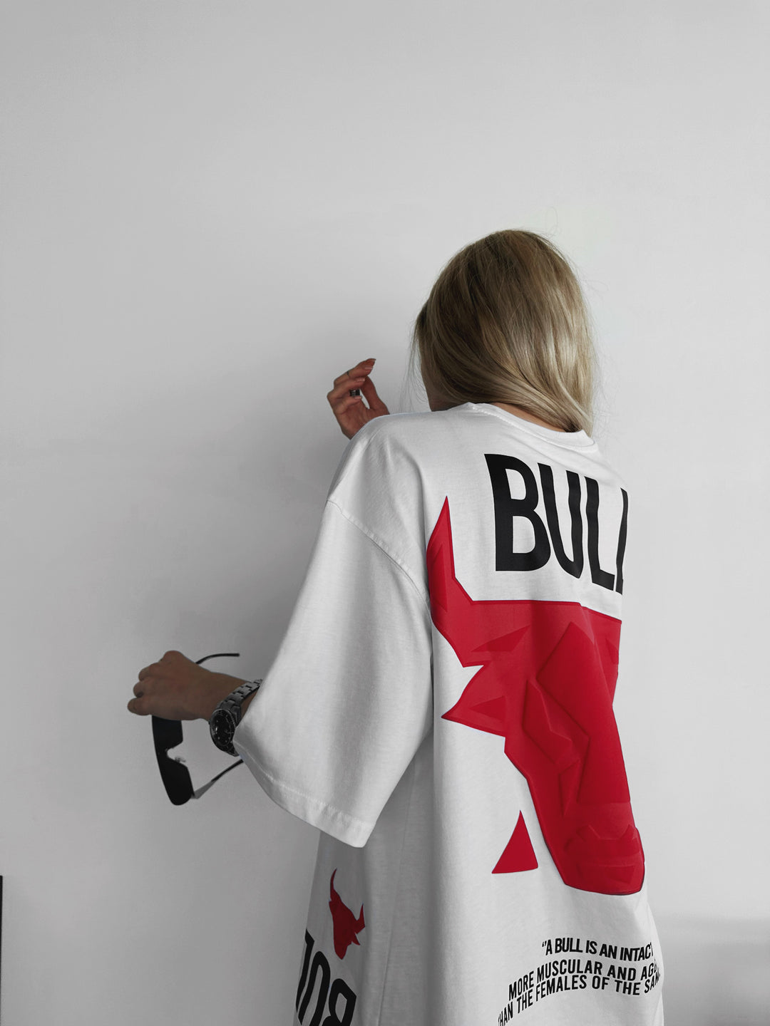 Oversize Bull T-shirt - White and Red