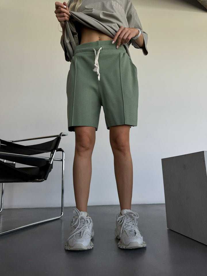 Loose Fit Seam Shorts - Moss