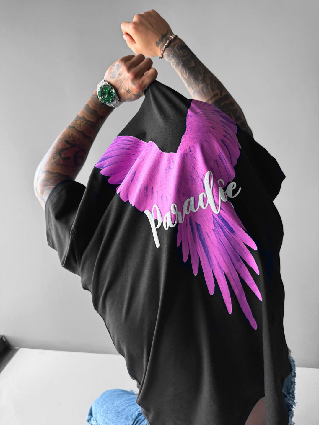 Oversize Parrot Paradise T-shirt - Black and Pink