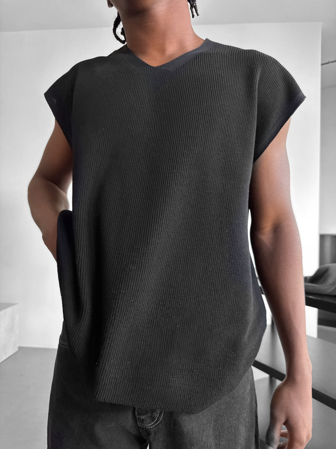 Oversize rolled Edge Knit Tanktop - Black