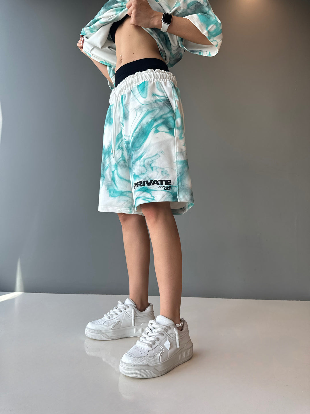 Oversize Private Smoke Shorts - White and Turquoises