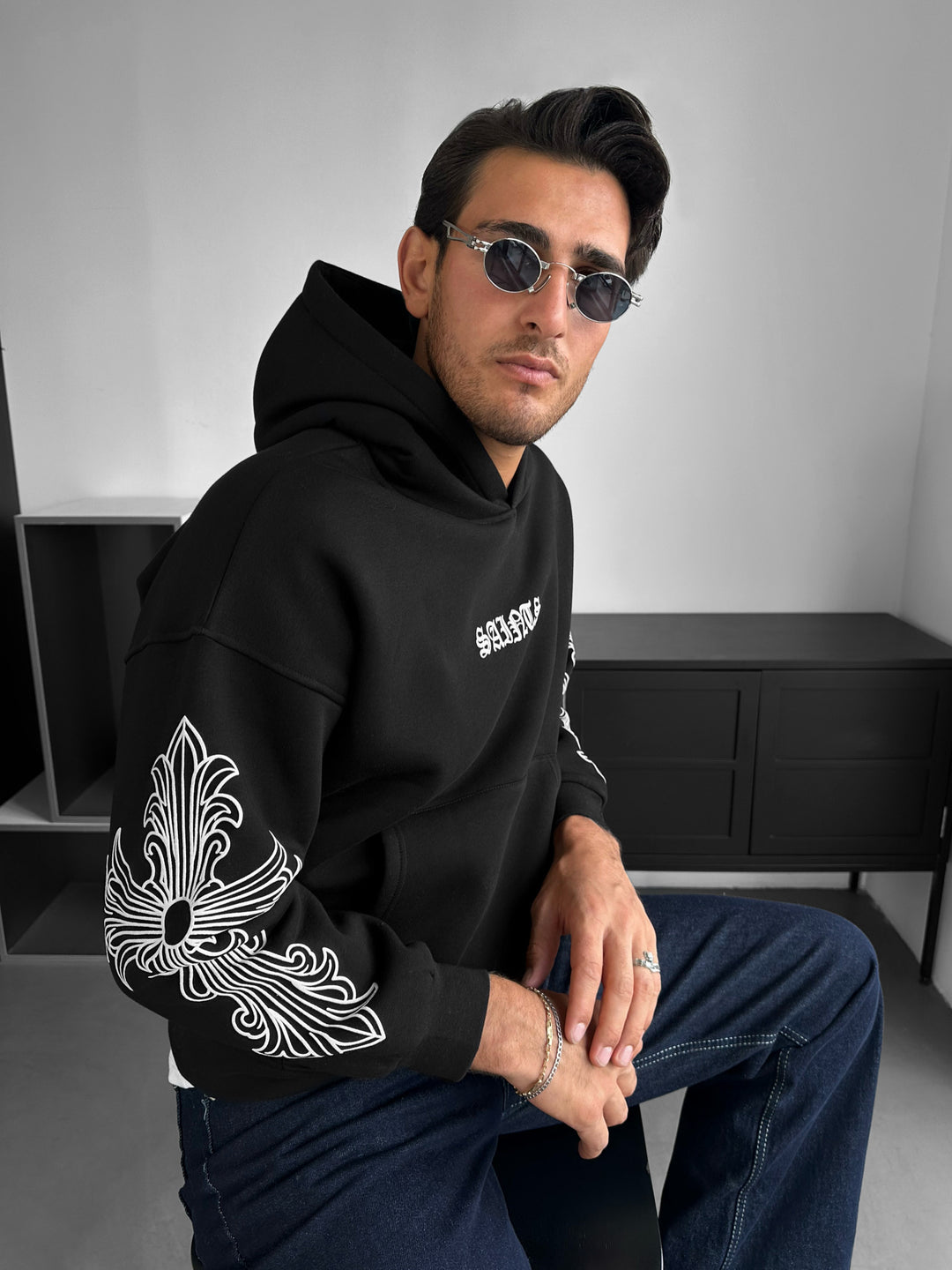 Oversize Saints Hoodie - Black