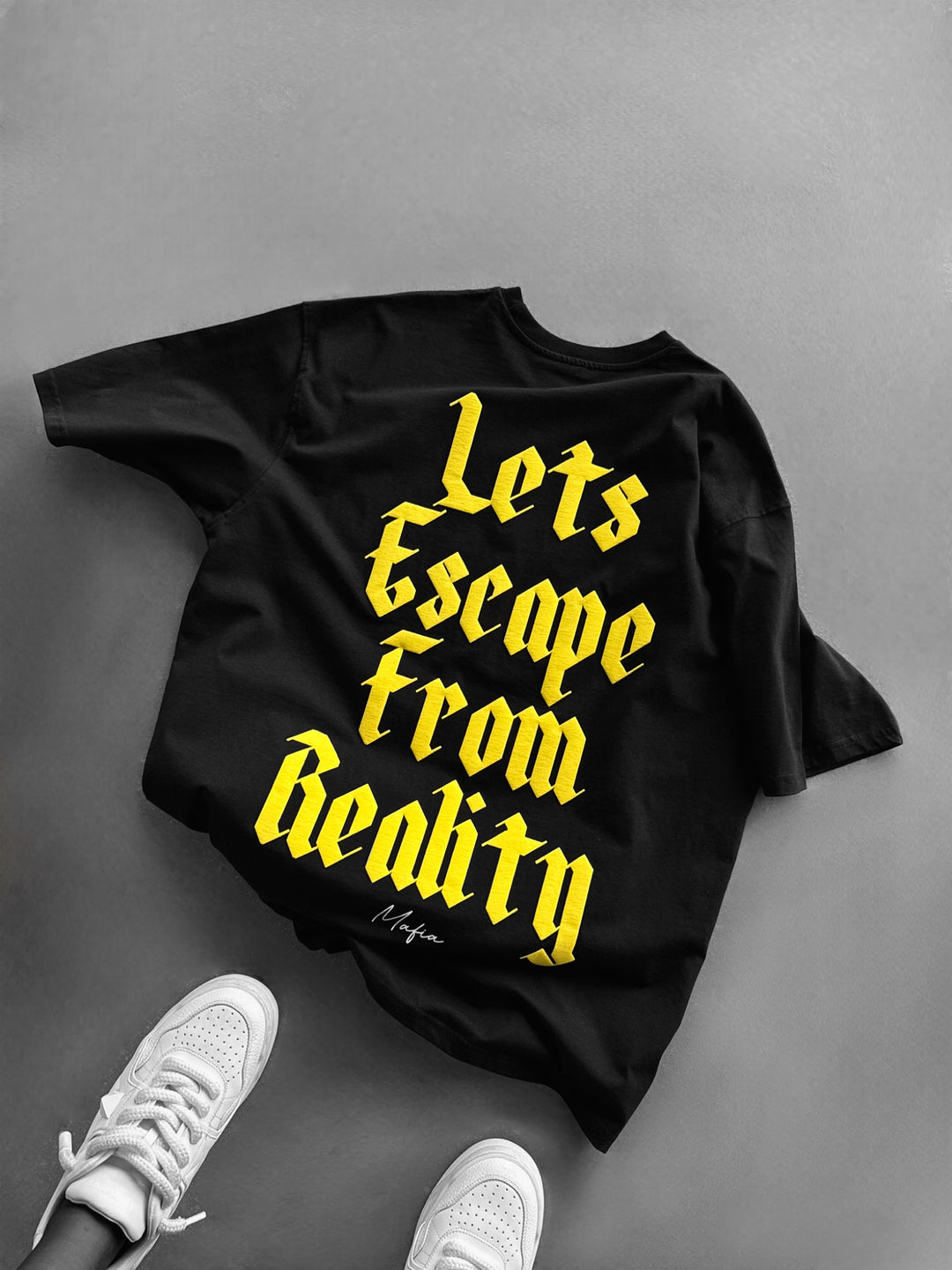 Oversize Let's Escape T-shirt - Black and Yellow