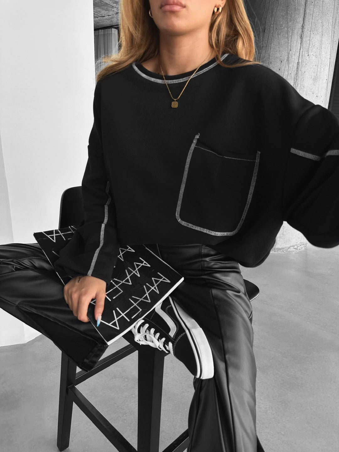 Oversize Seam Sweater - Black