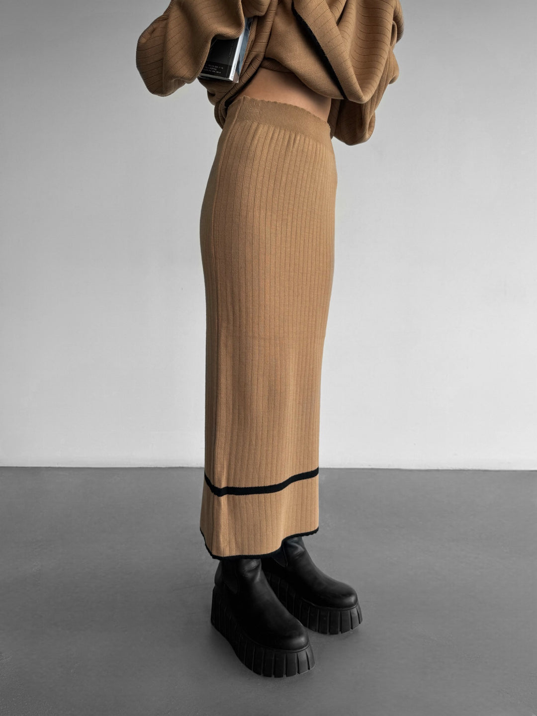 Midi Knit Line Skirt - Brown