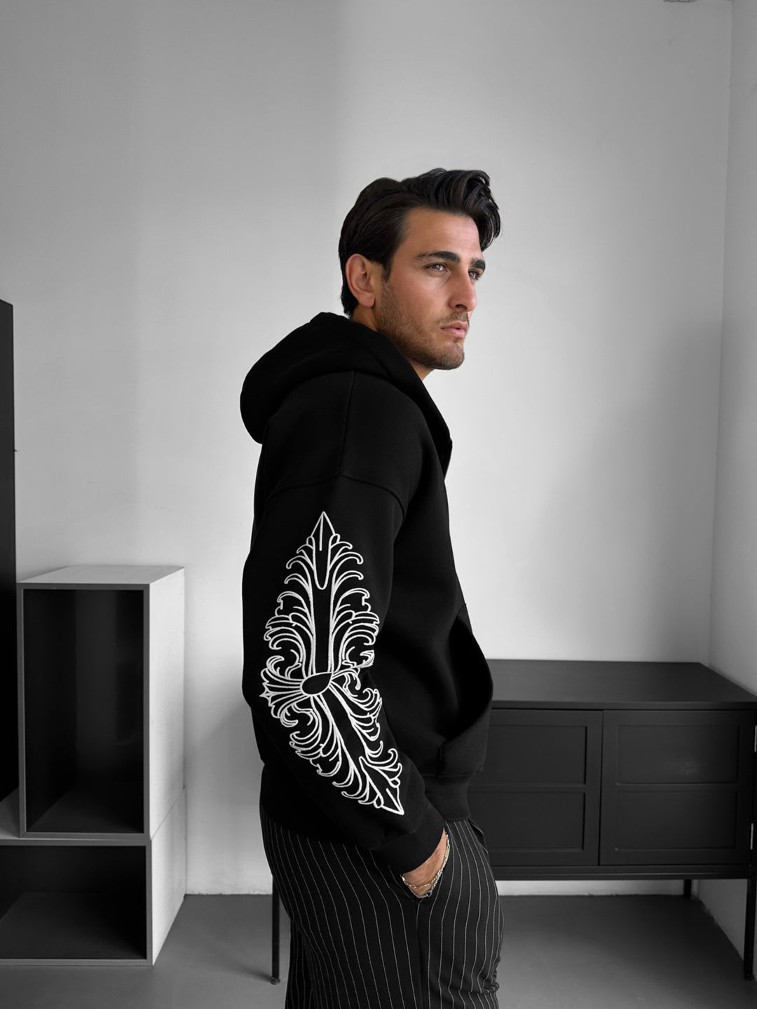 Oversize Motif Zipper Hoodie - Black