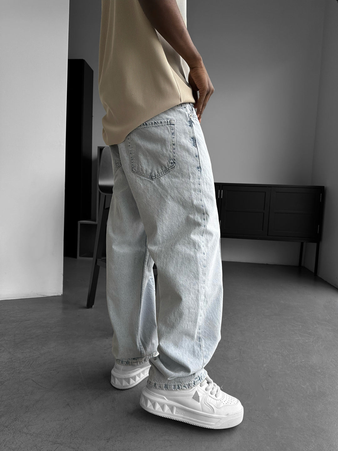 Front Line Baggy Jeans - Ice Blue