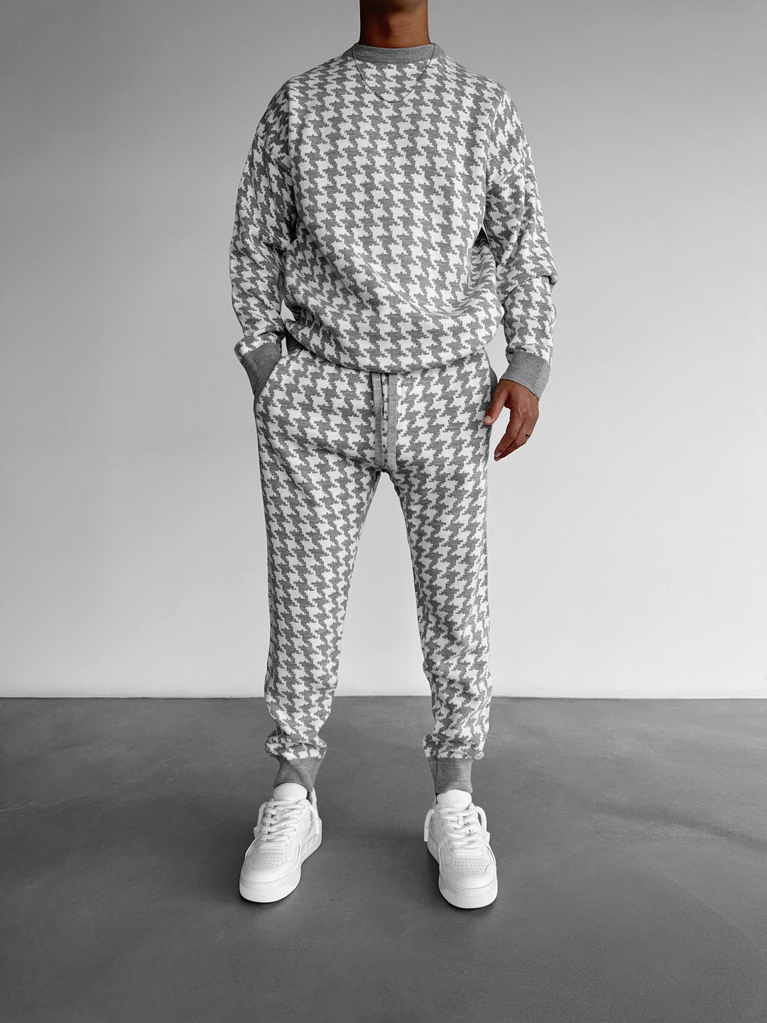 Loose Fit Houndstooth Jogger - Grey