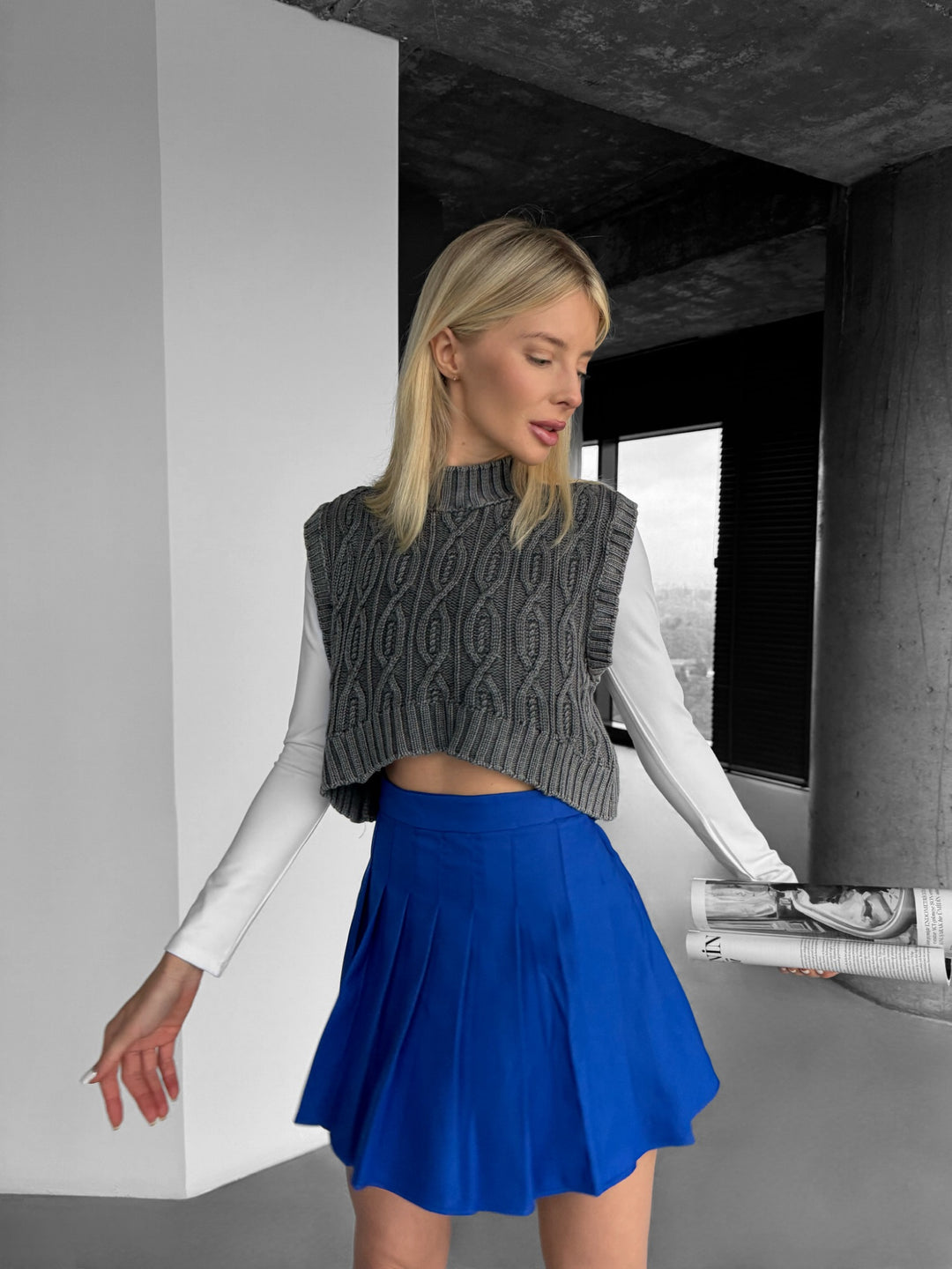 Short Knit Sweater - Grey