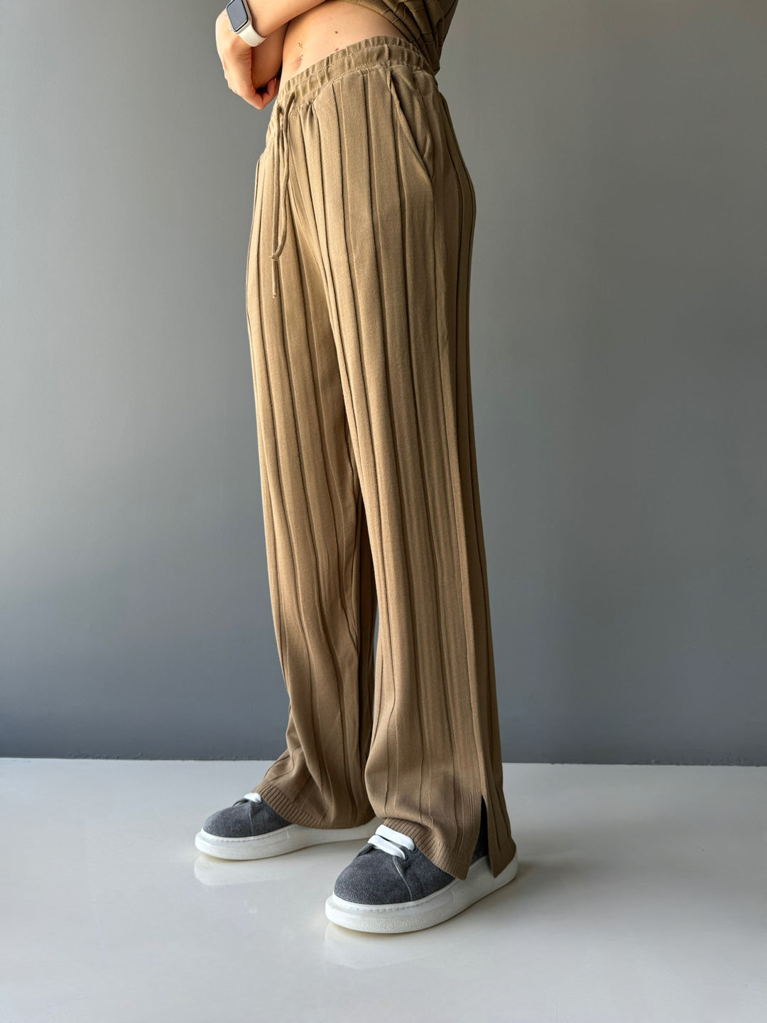 Loose Fit Wide Ribbed Pant - Light Brown