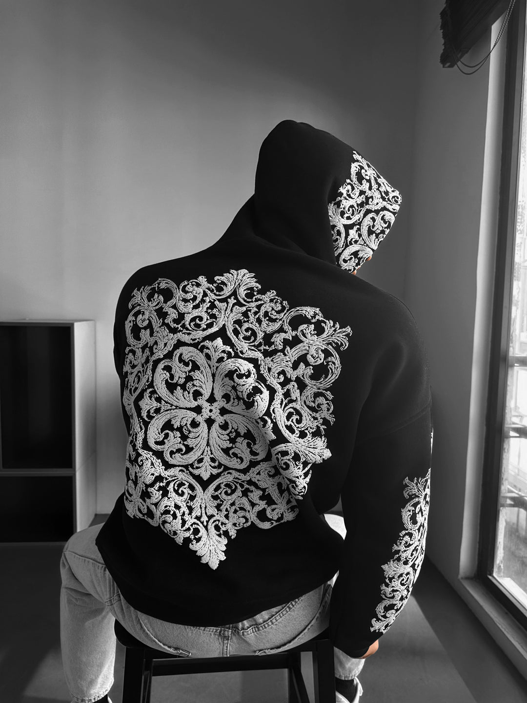 Oversize Carpet Pattern Hoodie - Black and White