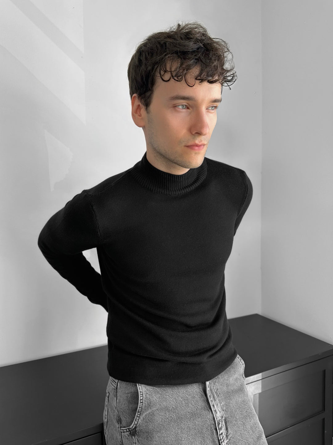 Loose Fit Half Neck Pullover - Black