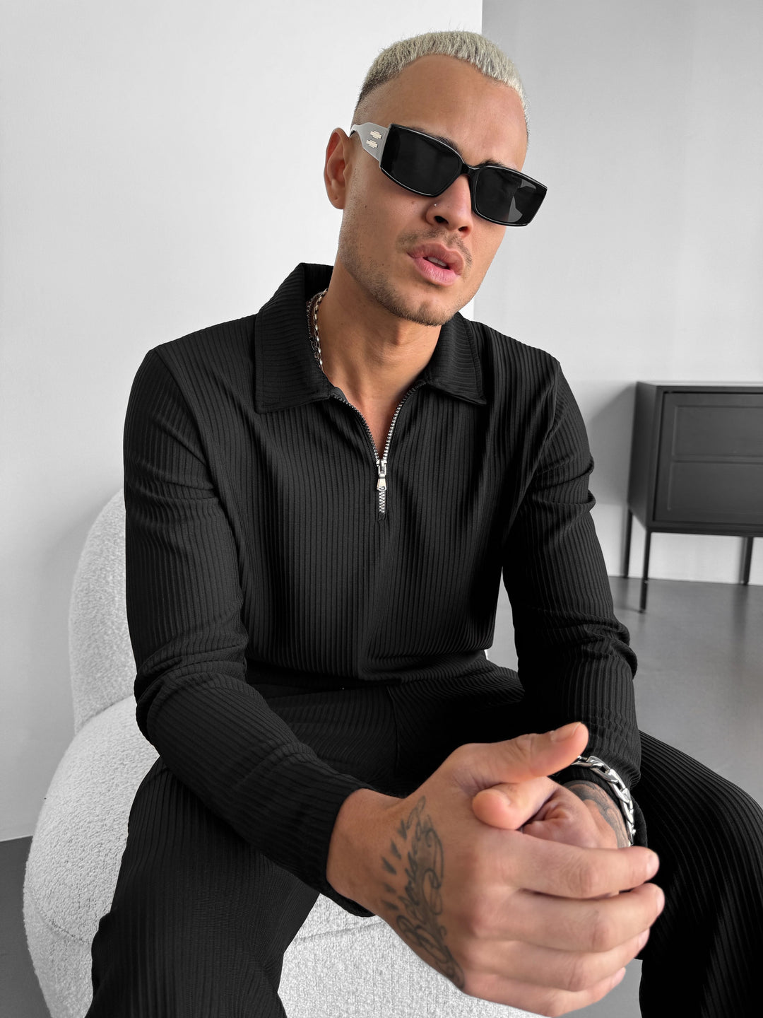 Loose Fit Zipper Polo Sweatshirt - Black