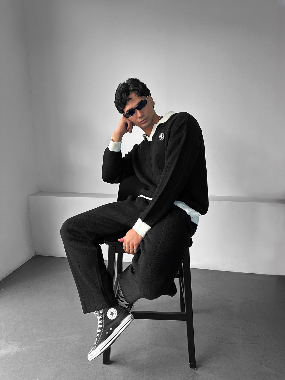 Oversized Embroidered Polo Sweater - Black