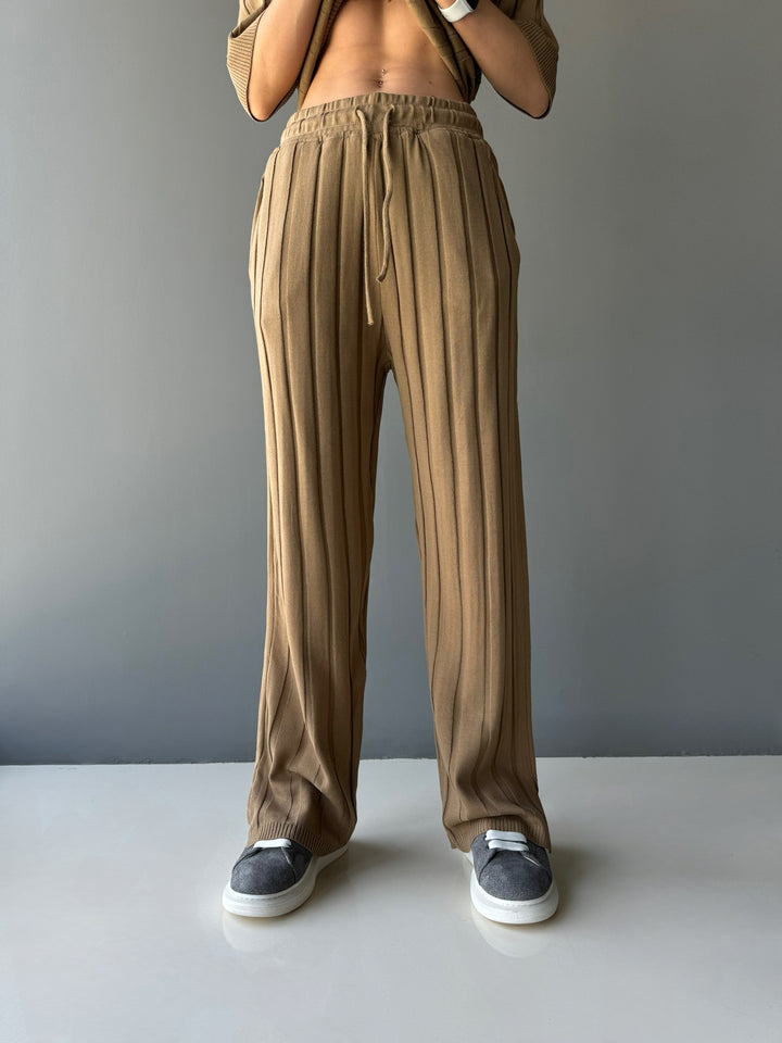 Loose Fit Wide Ribbed Pant - Light Brown