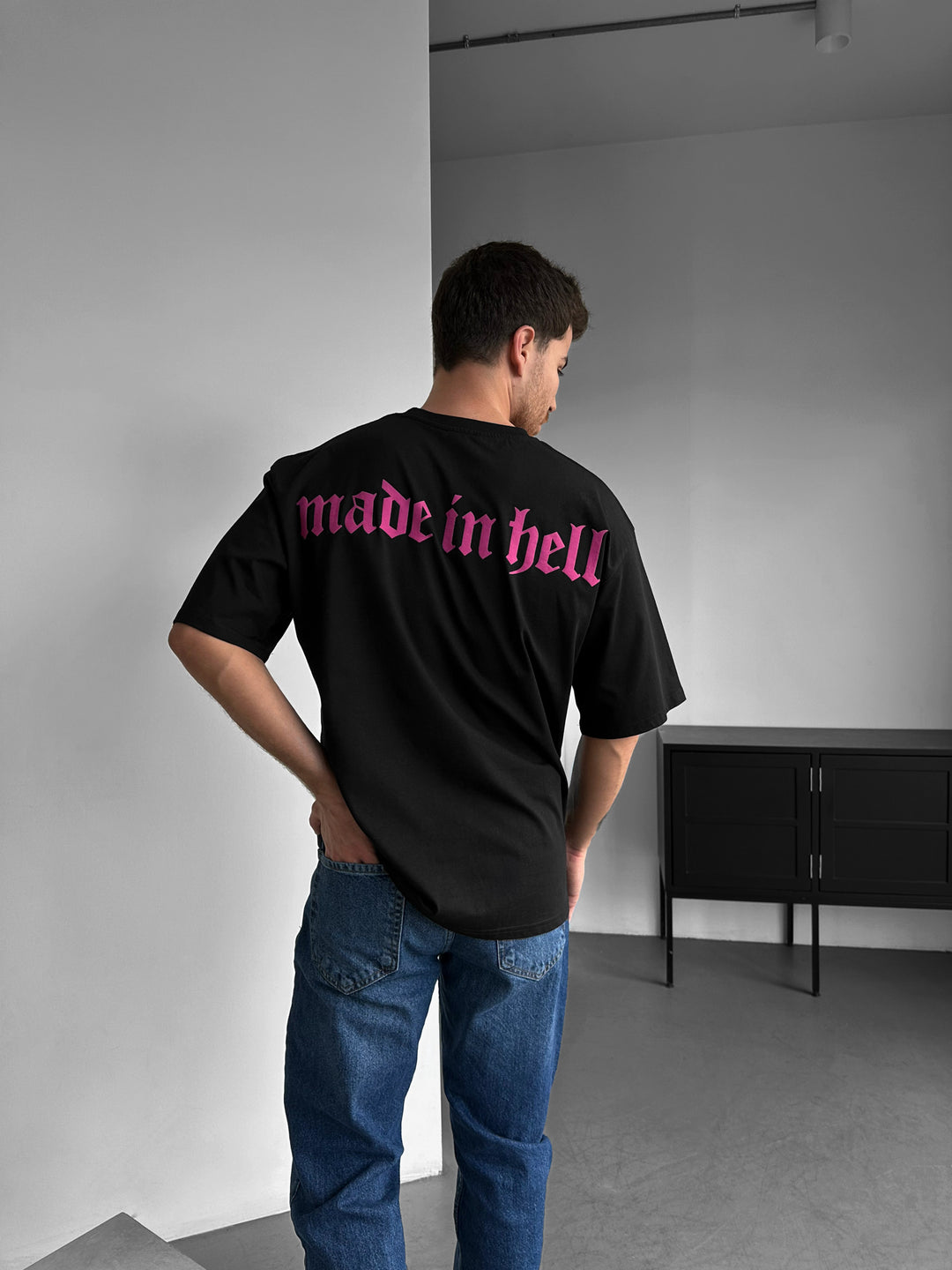 Oversize Made in Hell T-shirt - Black and Lila
