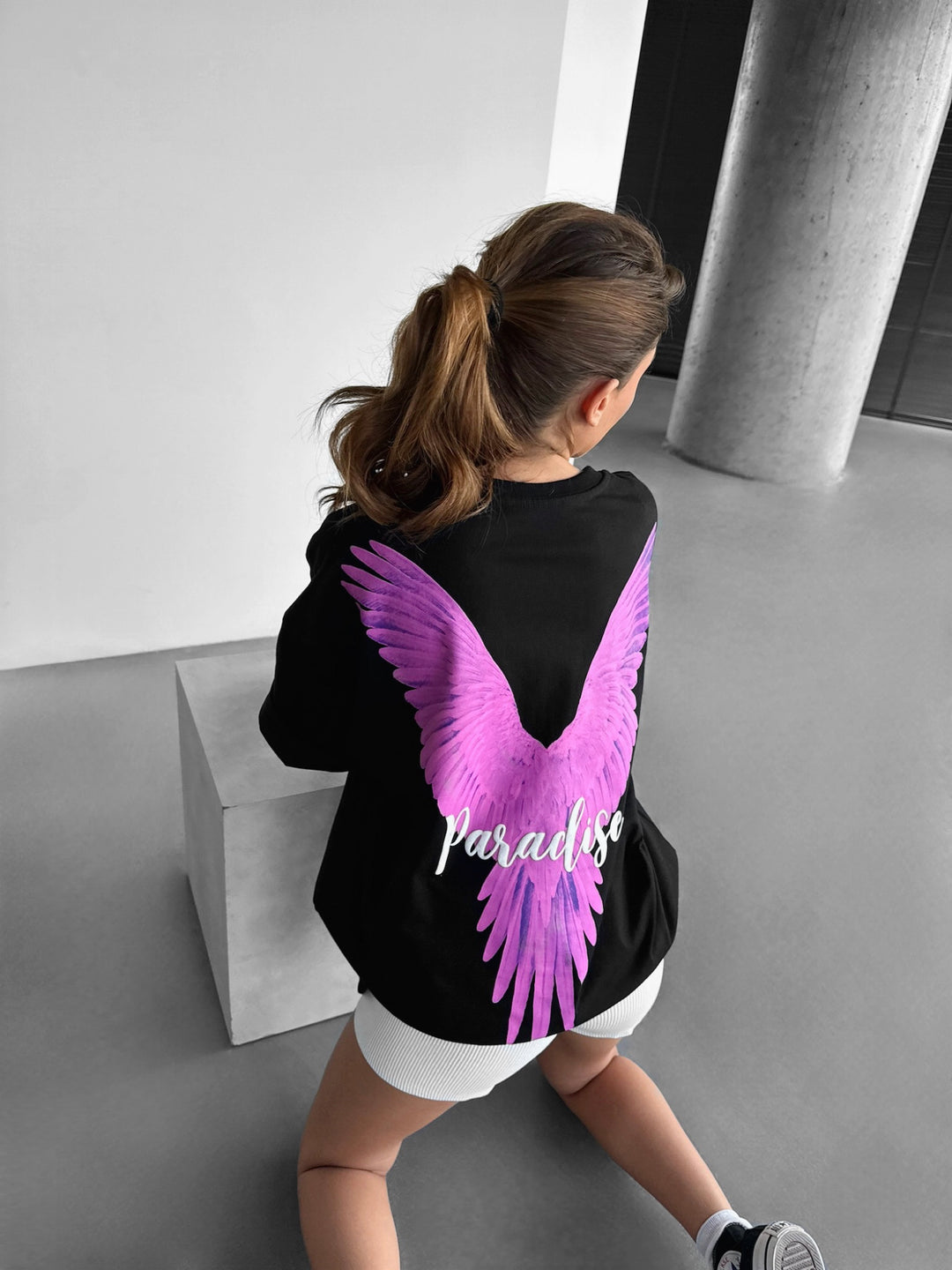 Oversize Parrot Paradise T-shirt - Black and Pink