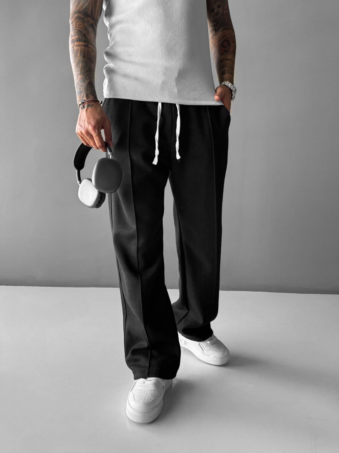 Loose Fit Jogger - Black
