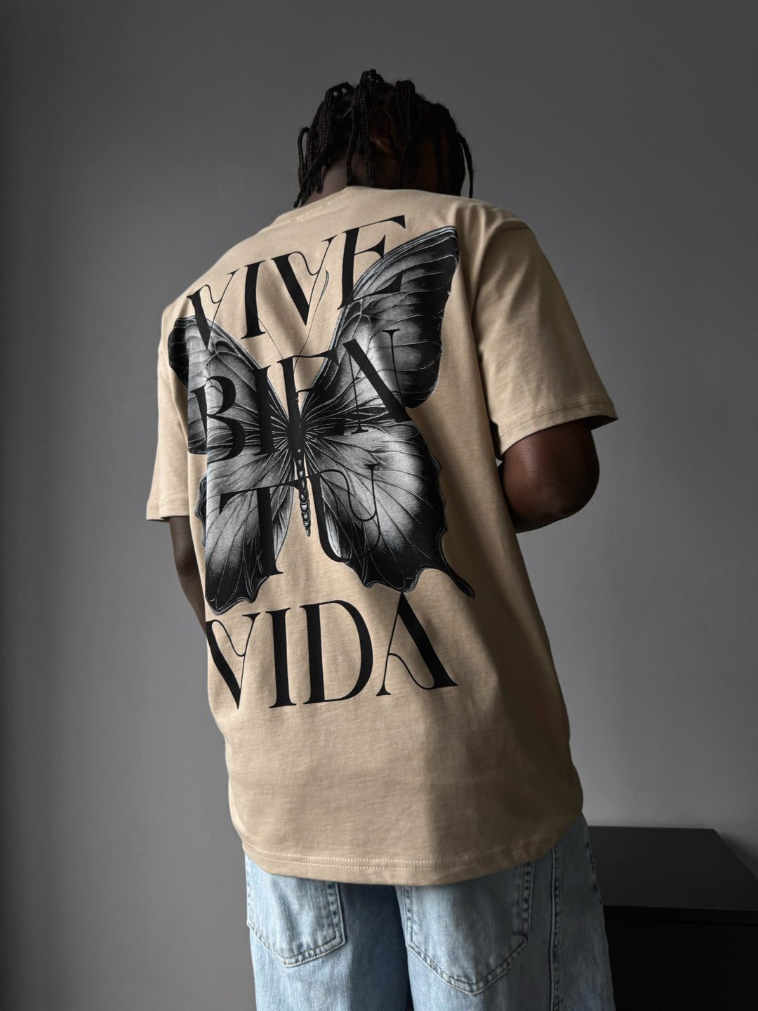 Oversize "Vive Bien Tu Vida" T-Shirt - Beige