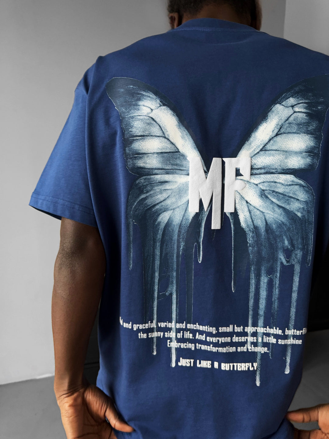 Oversize 'Like a Butterfly' T-Shirt - Navy Peony