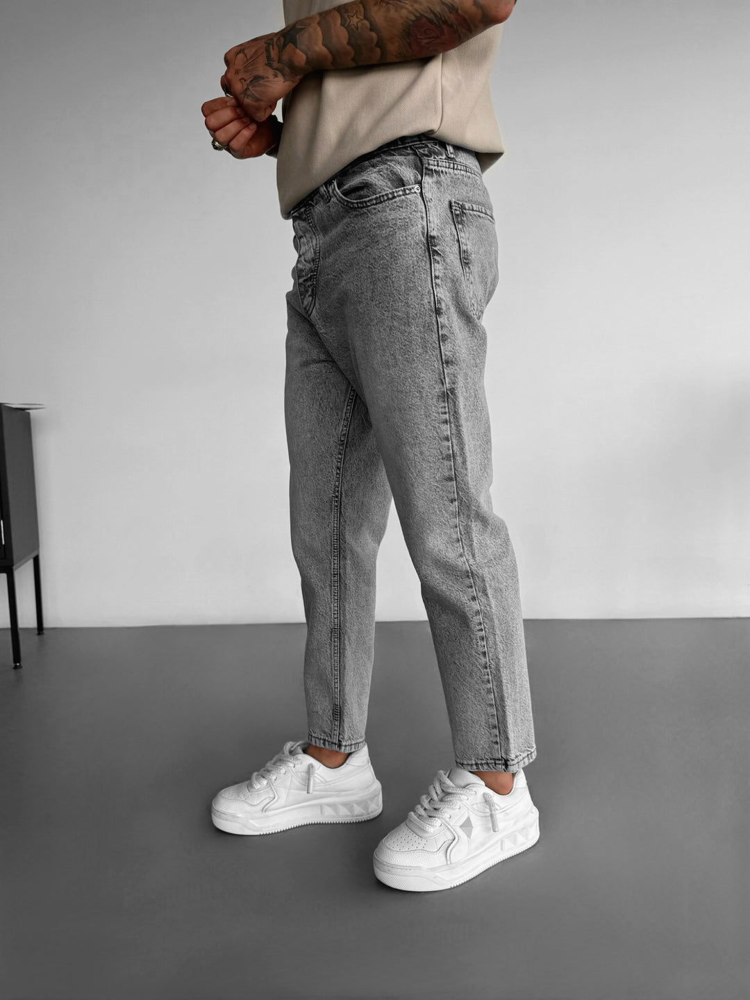 Washed Boyfriend Jeans - Grey